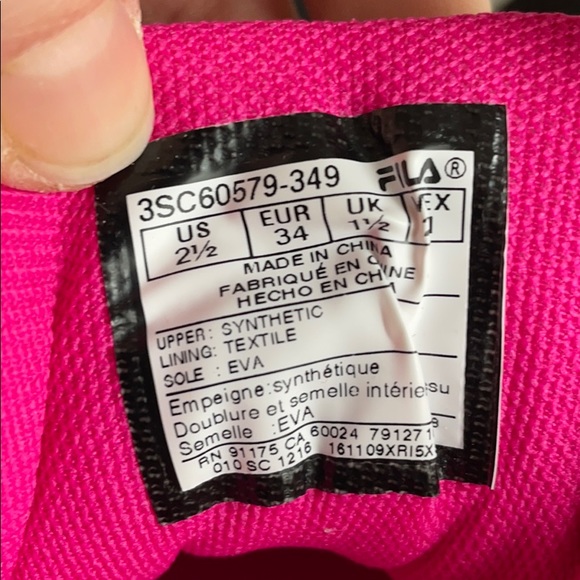 FILA girls high top sneakers in size 2.5 NWOT - Picture 5 of 16